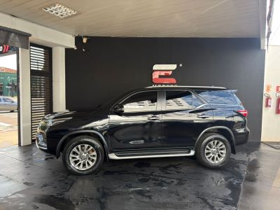 TOYOTA Hilux SW4 SRX D4-D 2.8TDi 16v 4x4 2023 - miniatura 3