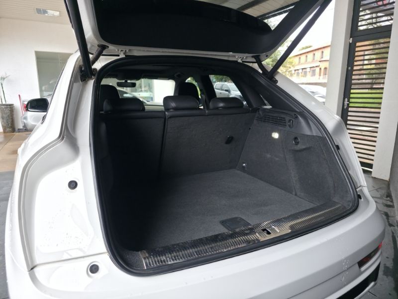 AUDI Q3 Black Edition 1.4 TFSi 16v 2018 - miniatura 10