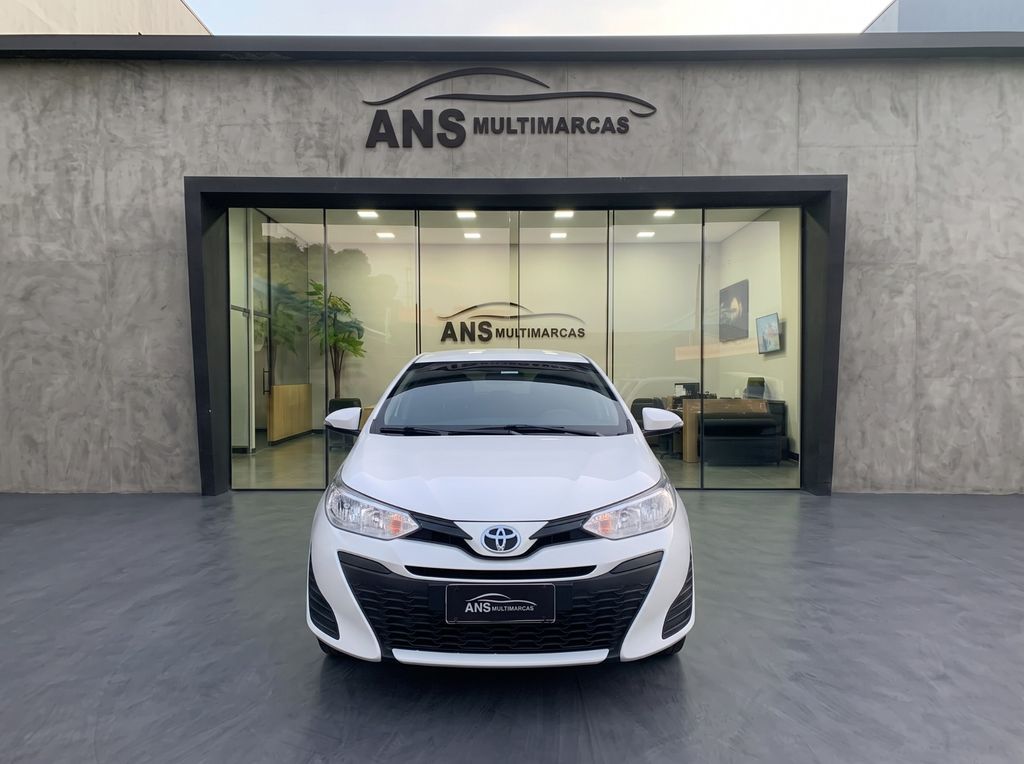Vista principal de TOYOTA Yaris Hatch XL Plus Connect 1.5 16v 2022