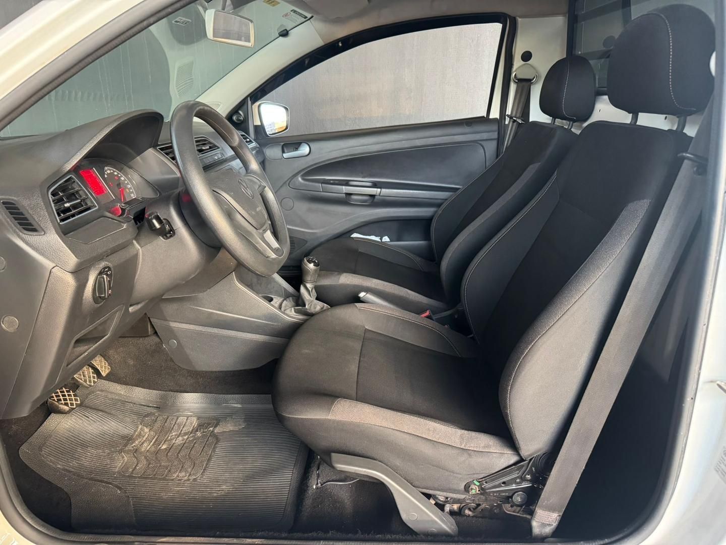 VOLKSWAGEN Saveiro Robust 1.6 16v C.S. 2024 - miniatura 8