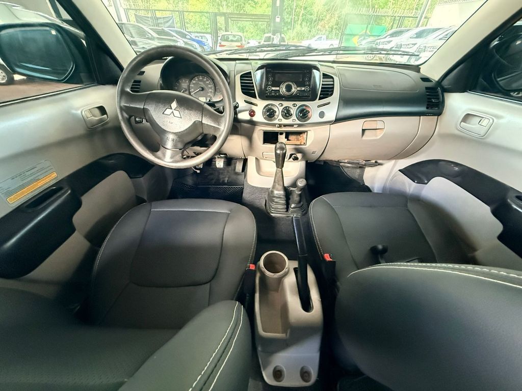 MITSUBISHI L200 Triton GLX 3.2TDi 16v 4X4 C.D. 2017 - miniatura 6