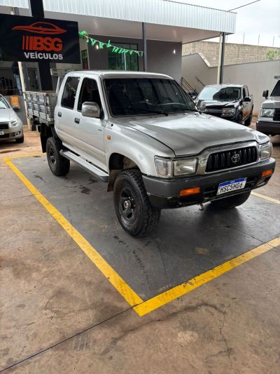 TOYOTA Hilux SRV 3.0TD 4X4 C.D. 2004 - miniatura 2