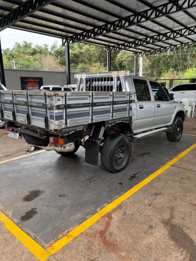 TOYOTA Hilux SRV 3.0TD 4X4 C.D. 2004 - miniatura 11