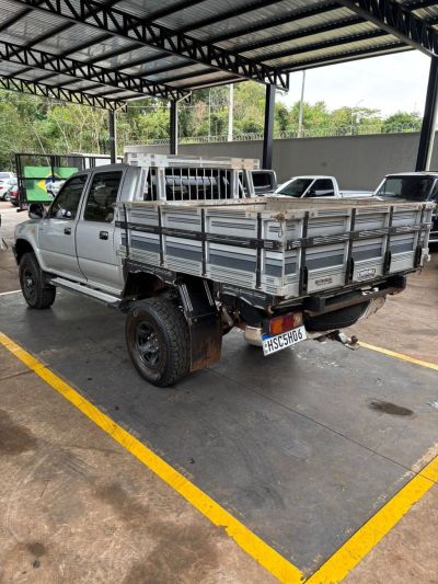 TOYOTA Hilux SRV 3.0TD 4X4 C.D. 2004 - miniatura 12