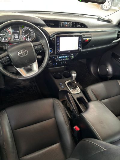 TOYOTA Hilux SRX D4-D 2.8TDi 16v 4X4 C.D. 2021 - miniatura 4