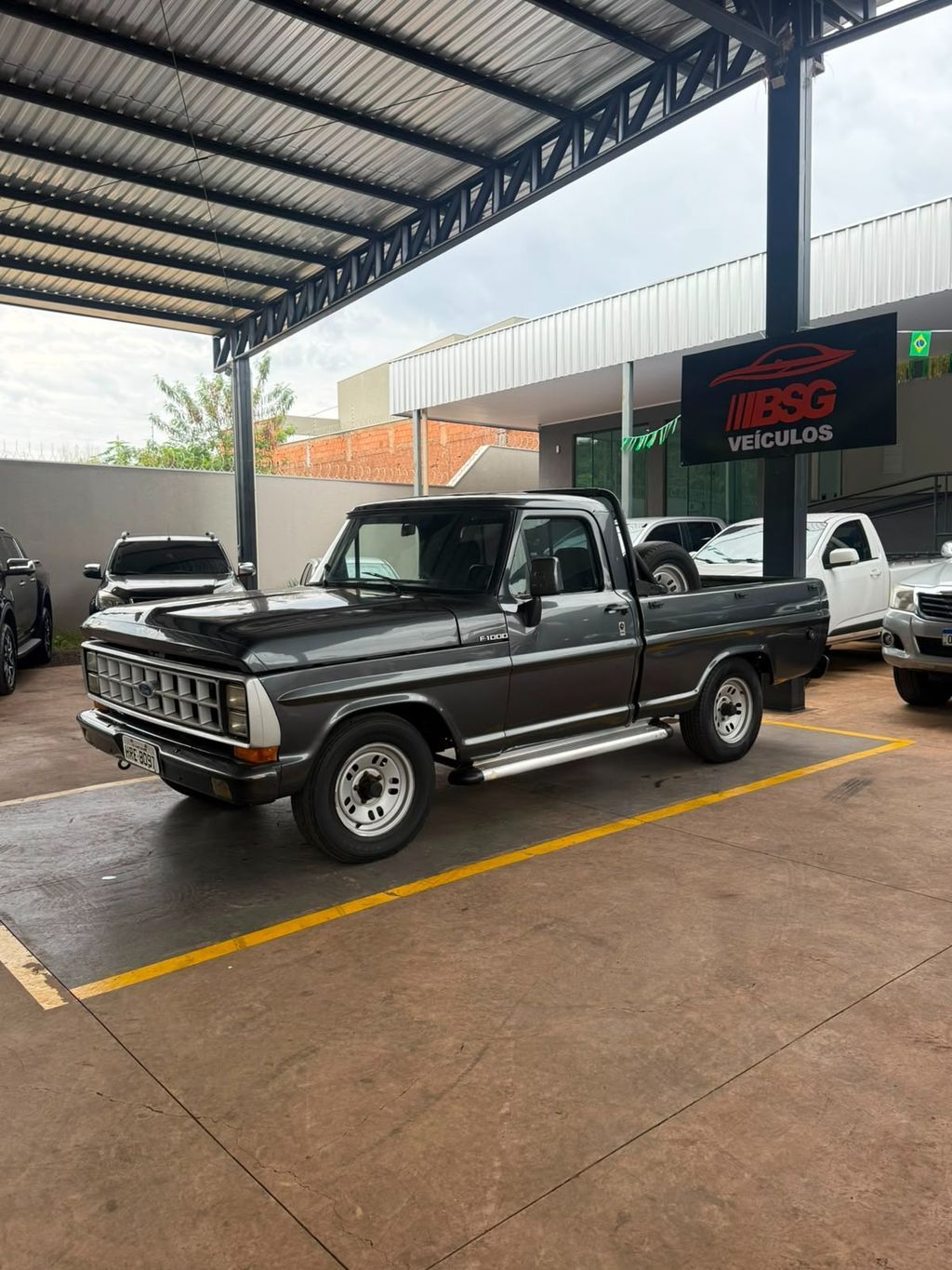FORD F1000 SR Deserter XK 1989