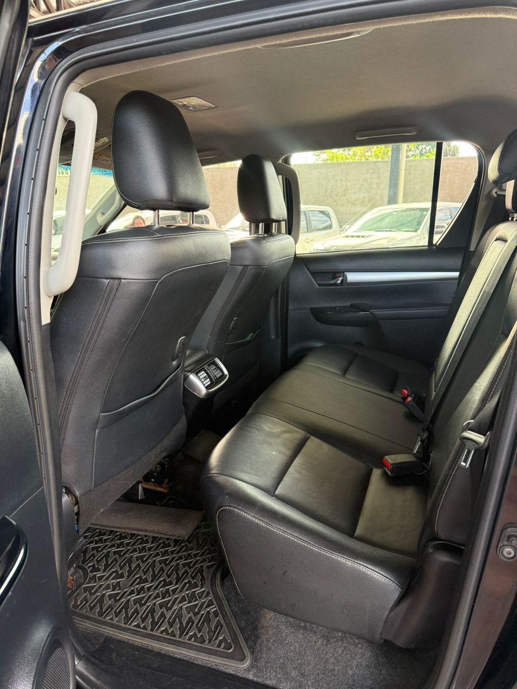 TOYOTA Hilux SRV D4-D 2.8TDi 16v 4X4 C.D. 2019 - miniatura 5