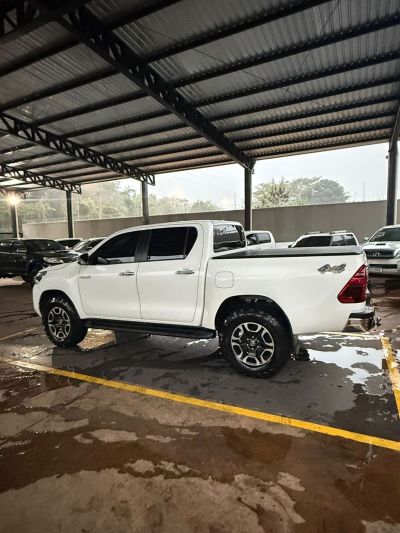 TOYOTA Hilux SRX D4-D 2.8TDi 16v 4X4 C.D. 2023 - miniatura 4