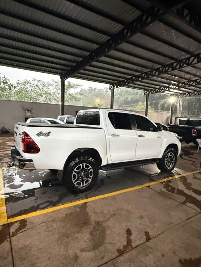 TOYOTA Hilux SRX D4-D 2.8TDi 16v 4X4 C.D. 2023 - miniatura 6