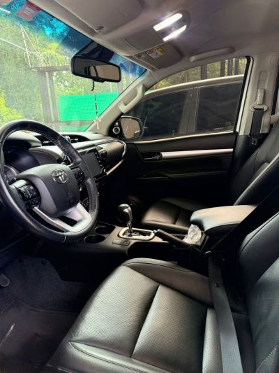 TOYOTA Hilux SRX D4-D 2.8TDi 16v 4X4 C.D. 2023 - miniatura 8