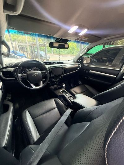TOYOTA Hilux SRX D4-D 2.8TDi 16v 4X4 C.D. 2023 - miniatura 9