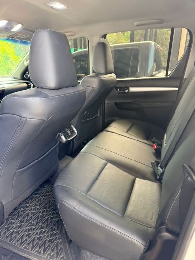 TOYOTA Hilux SRX D4-D 2.8TDi 16v 4X4 C.D. 2023 - miniatura 10