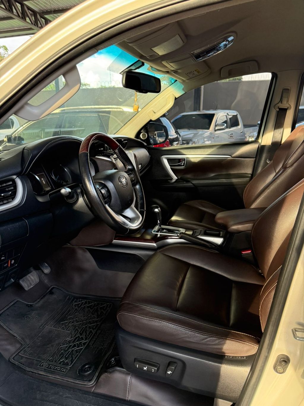 TOYOTA Hilux SW4 SRX D4-D 2.8TDi 16v 4x4 2016 - miniatura 10
