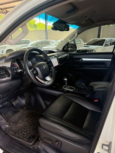 TOYOTA Hilux SRX D4-D 2.8TDi 16v 4X4 C.D. 2021 - miniatura 10