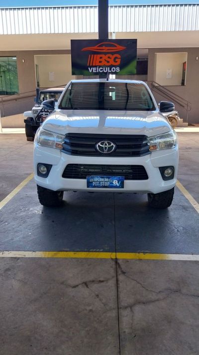 TOYOTA Hilux D4-D 2.8TDi 16v 4X4 C.D. 2019 - miniatura 4