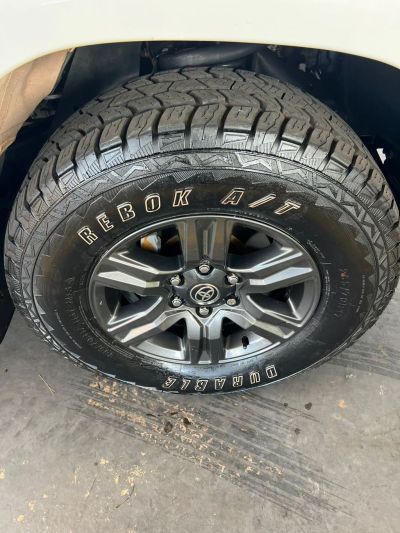 TOYOTA Hilux SR D4-D 2.8TDi 16v 4X4 C.D. 2023 - miniatura 6