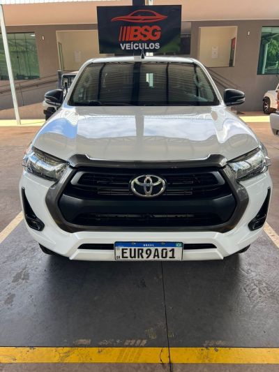 TOYOTA Hilux SR D4-D 2.8TDi 16v 4X4 C.D. 2023 - miniatura 8