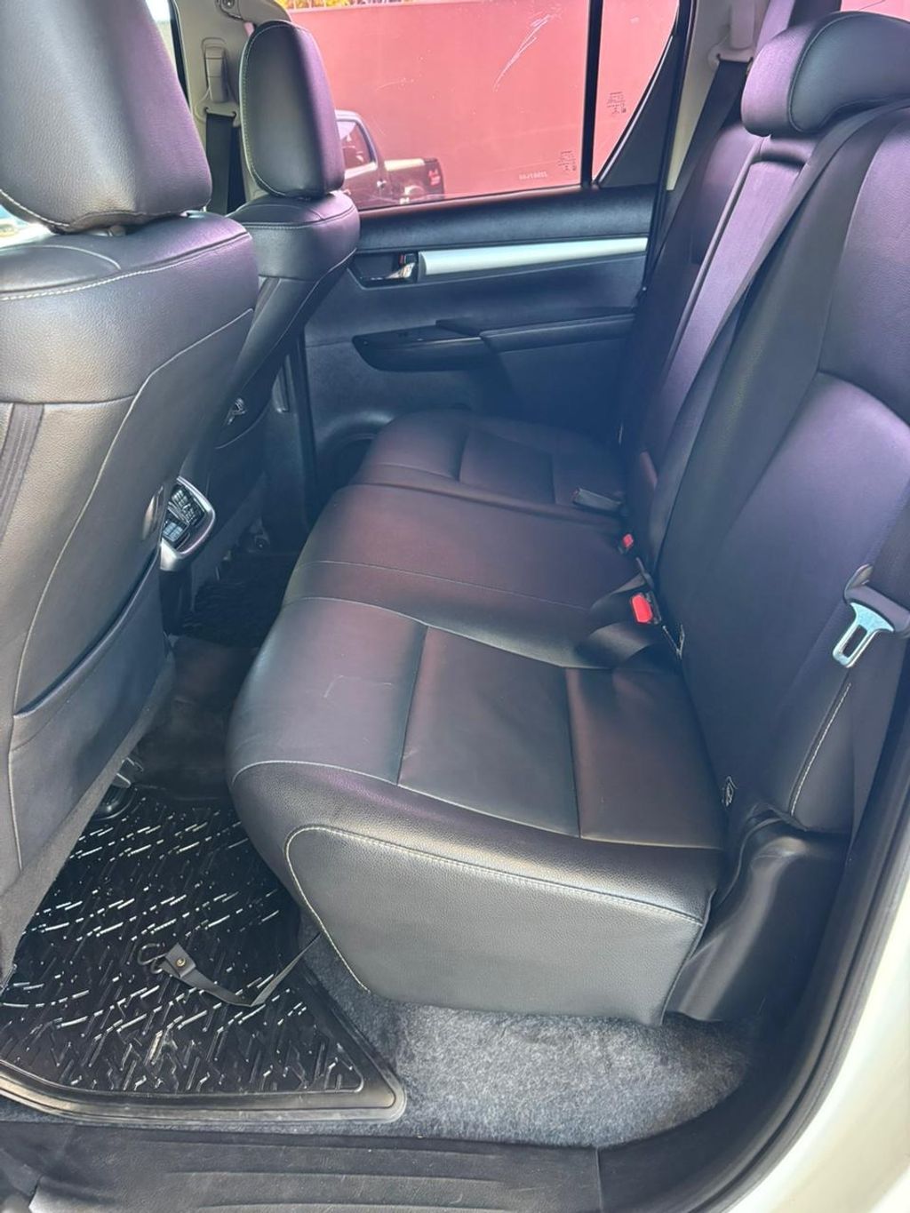 TOYOTA Hilux SRV D4-D 2.8TDi 16v 4X4 C.D. 2018 - miniatura 4