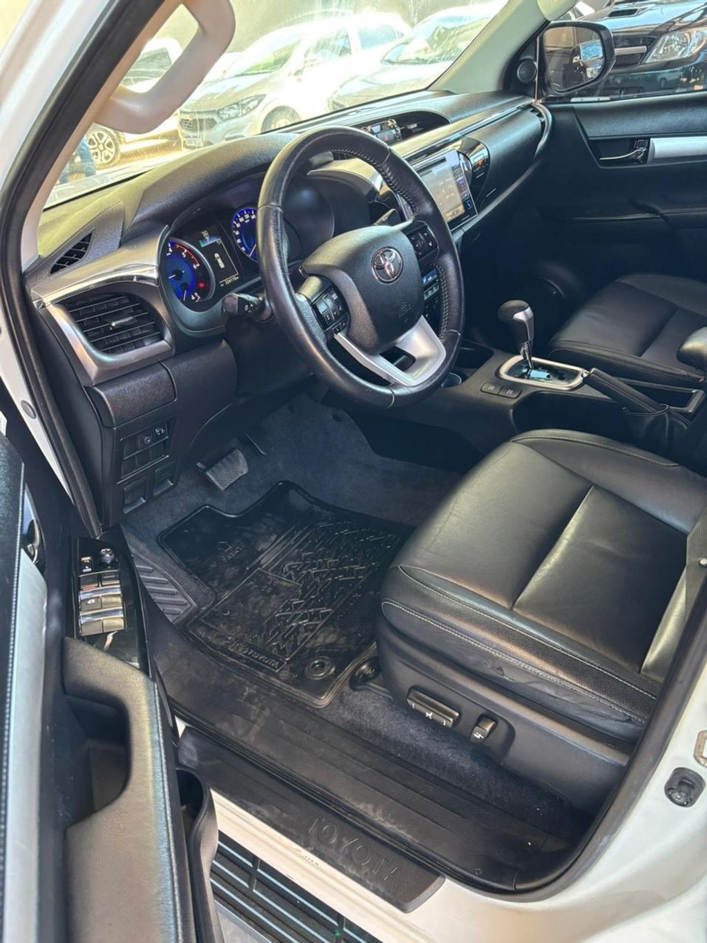 TOYOTA Hilux SRV D4-D 2.8TDi 16v 4X4 C.D. 2018 - miniatura 6