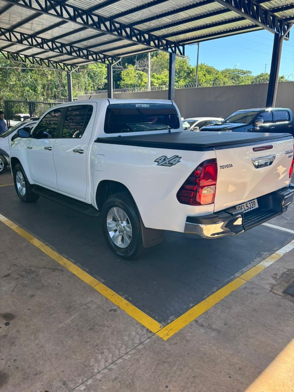 TOYOTA Hilux SRV D4-D 2.8TDi 16v 4X4 C.D. 2018 - miniatura 8