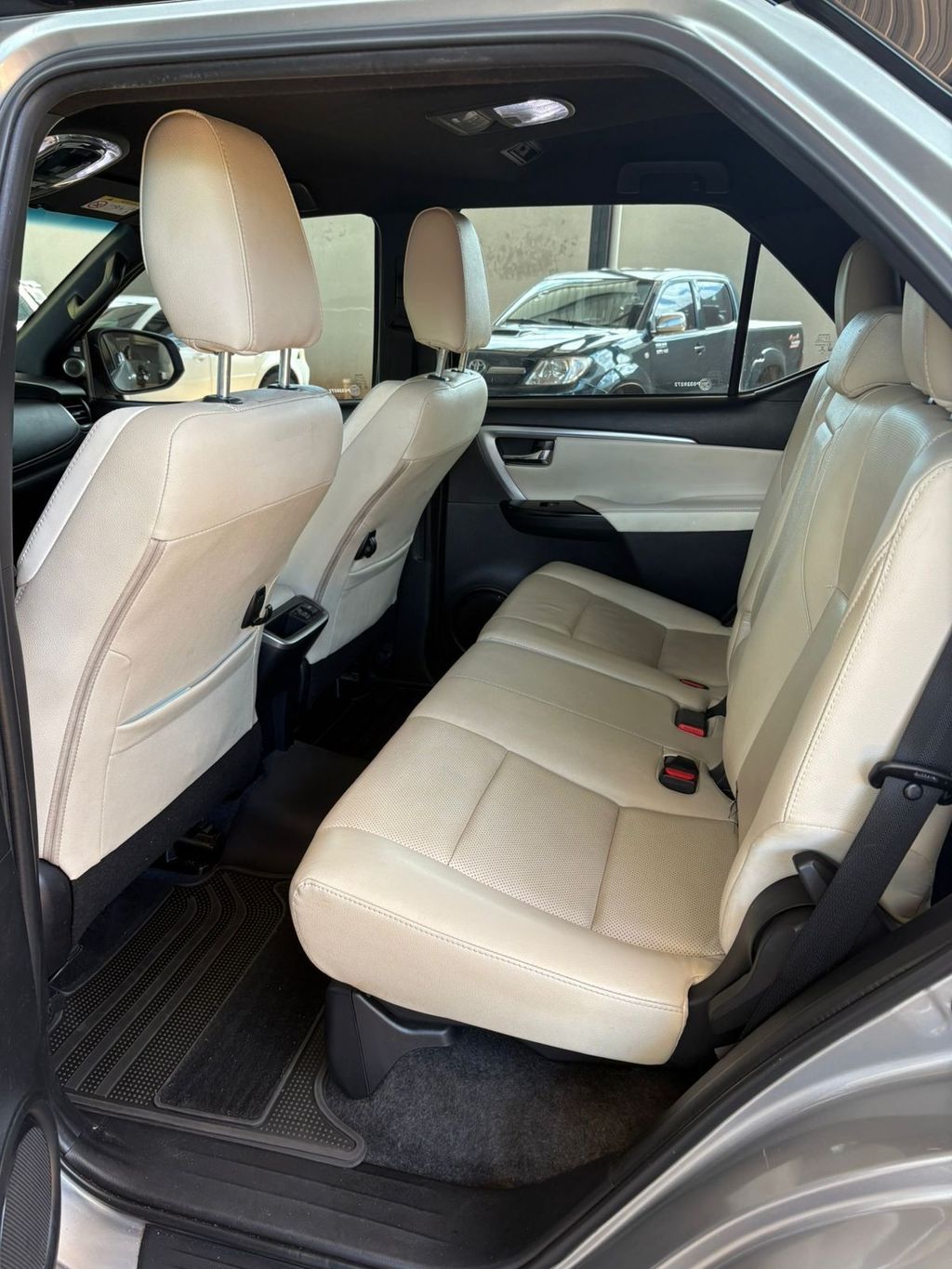 TOYOTA Hilux SW4 Diamond D4-D 2.8TDi 16v 4x4 2023 - miniatura 8