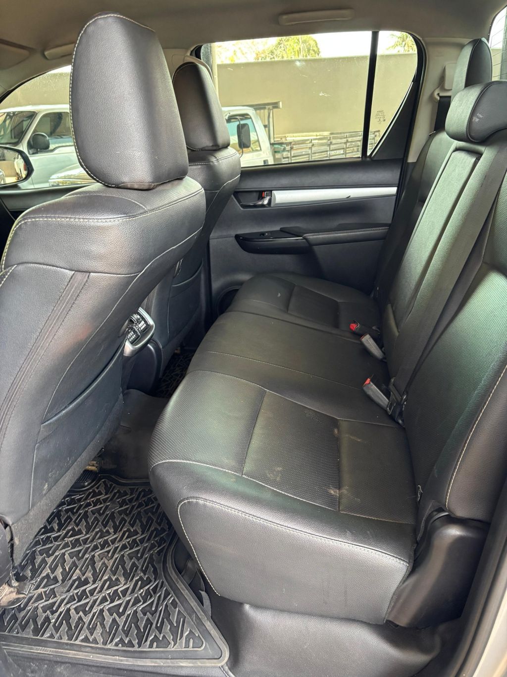 TOYOTA Hilux SRX D4-D 2.8TDi 16v 4X4 C.D. 2021 - miniatura 6