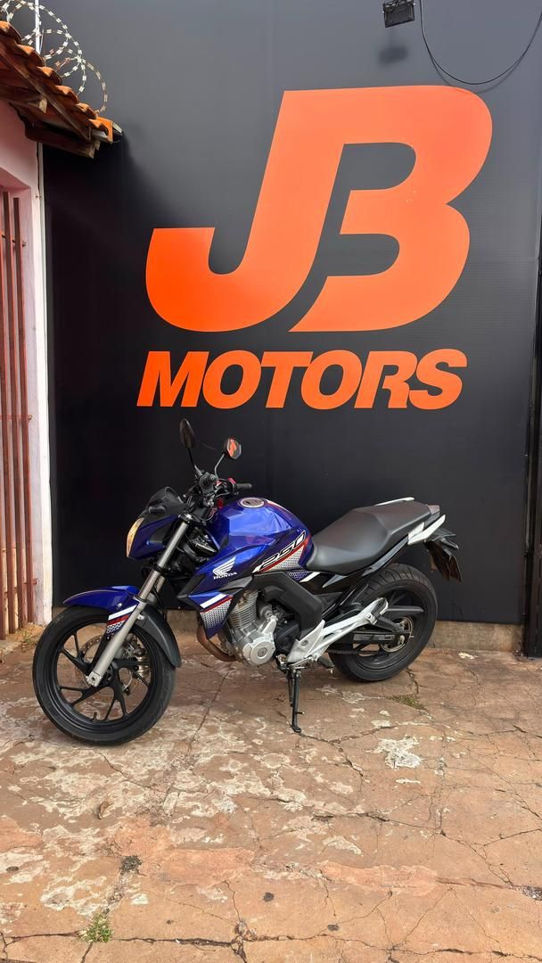 HONDA CB 250i Twister 2022 - miniatura 2
