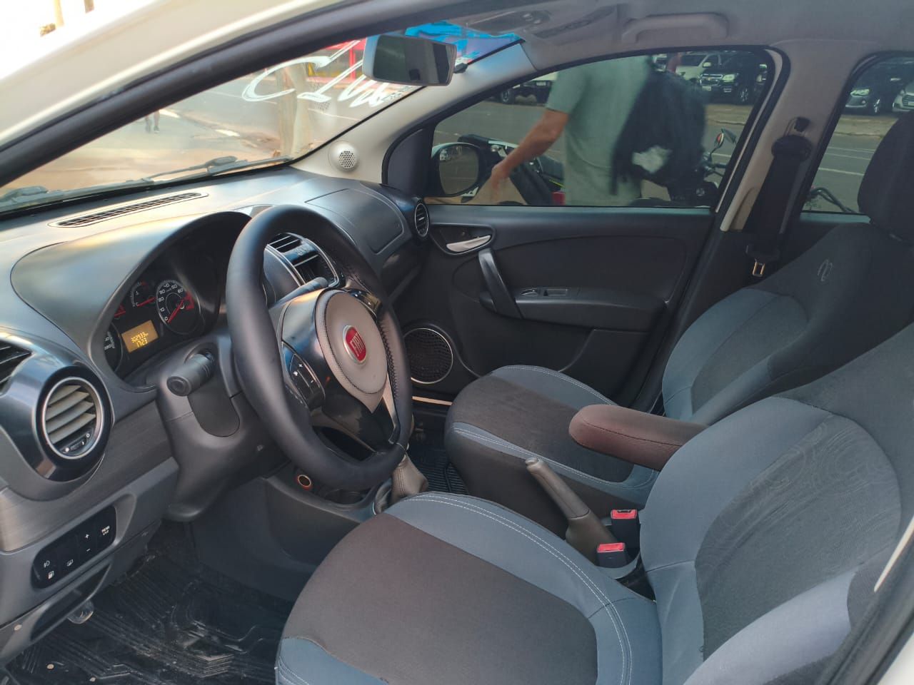FIAT Grand Siena Tetrafuel 1.4 2015 - miniatura 5