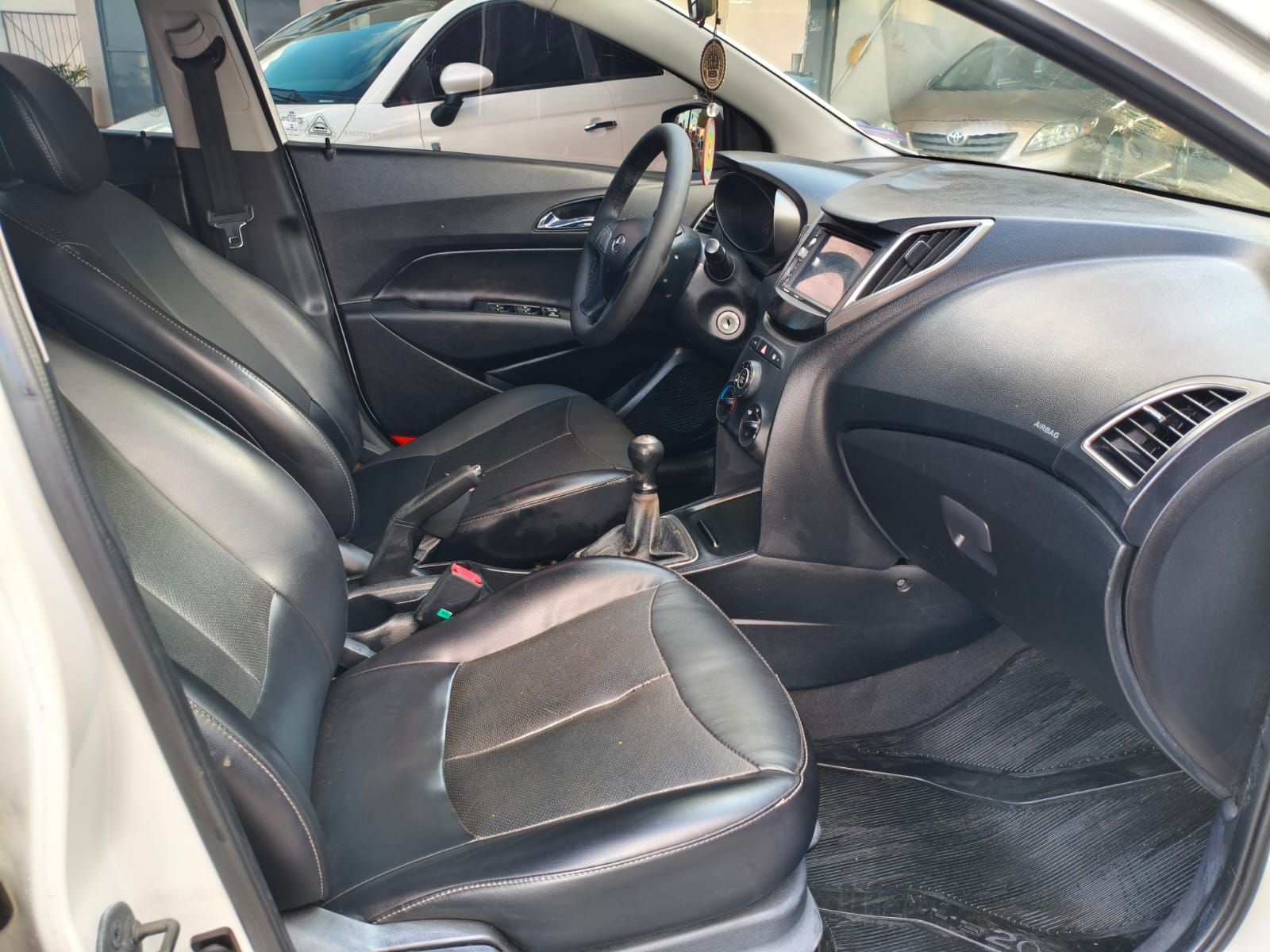 HYUNDAI HB20 Comfort 1.0 12v 2015 - miniatura 6