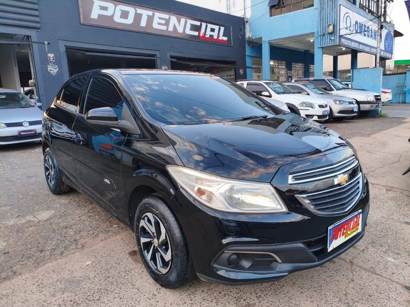 CHEVROLET Onix LT 1.0 2014