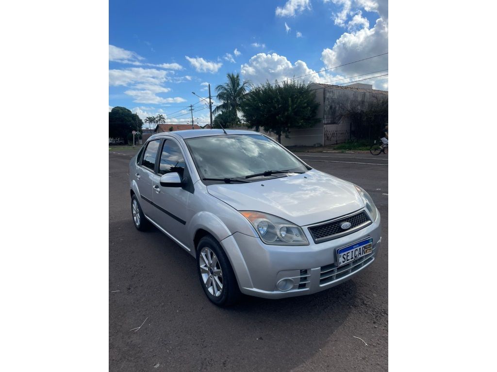 Vista principal de FORD Fiesta Sedan 1.0 2010