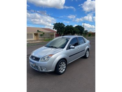 FORD Fiesta Sedan 1.0 2010 - miniatura 3