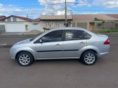 FORD Fiesta Sedan 1.0 2010 - miniatura 4