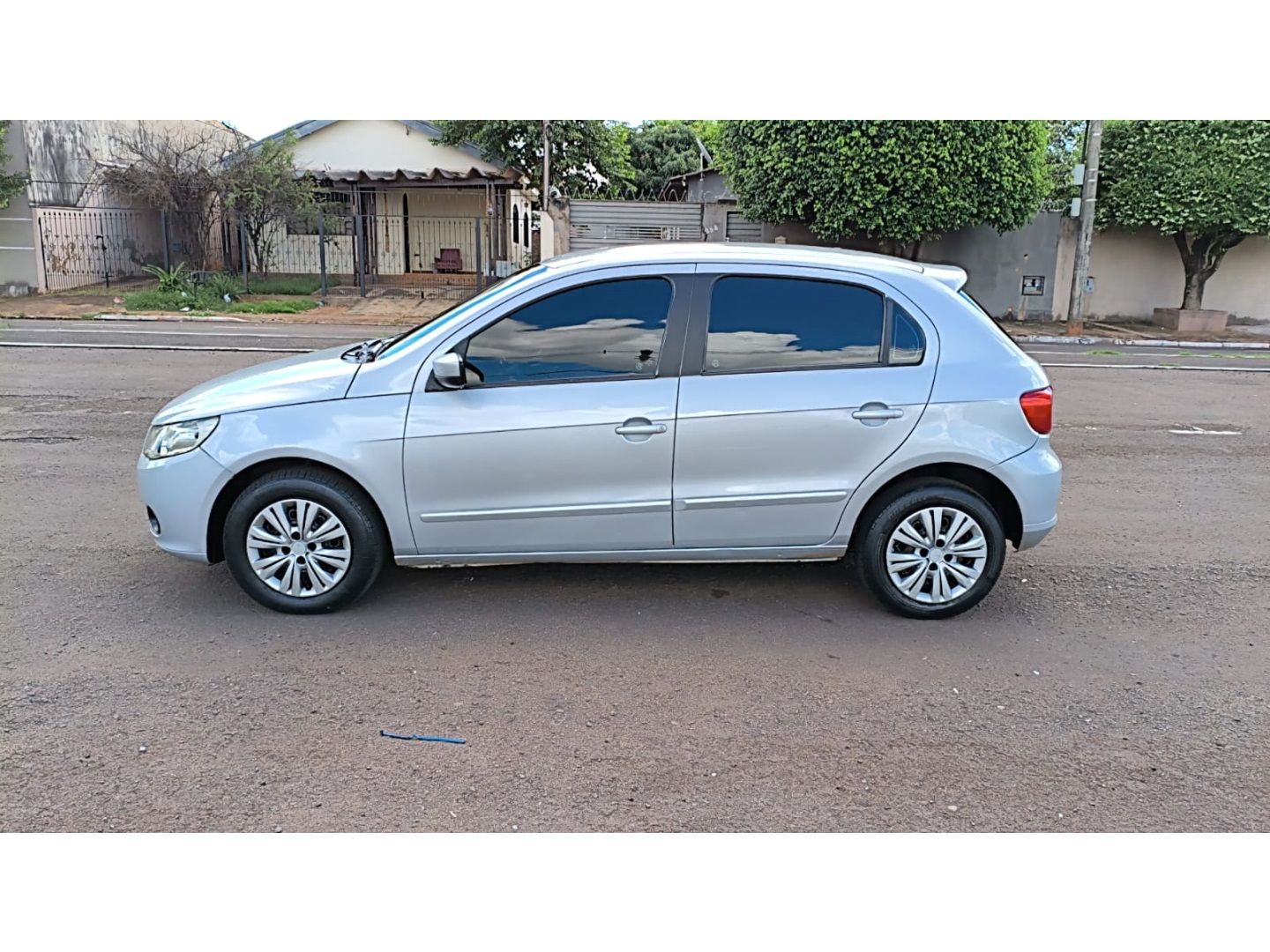 VOLKSWAGEN Gol 1.0 4p. 2009 - miniatura 4