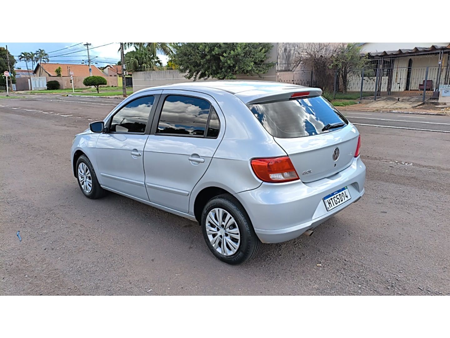 VOLKSWAGEN Gol 1.0 4p. 2009 - miniatura 5