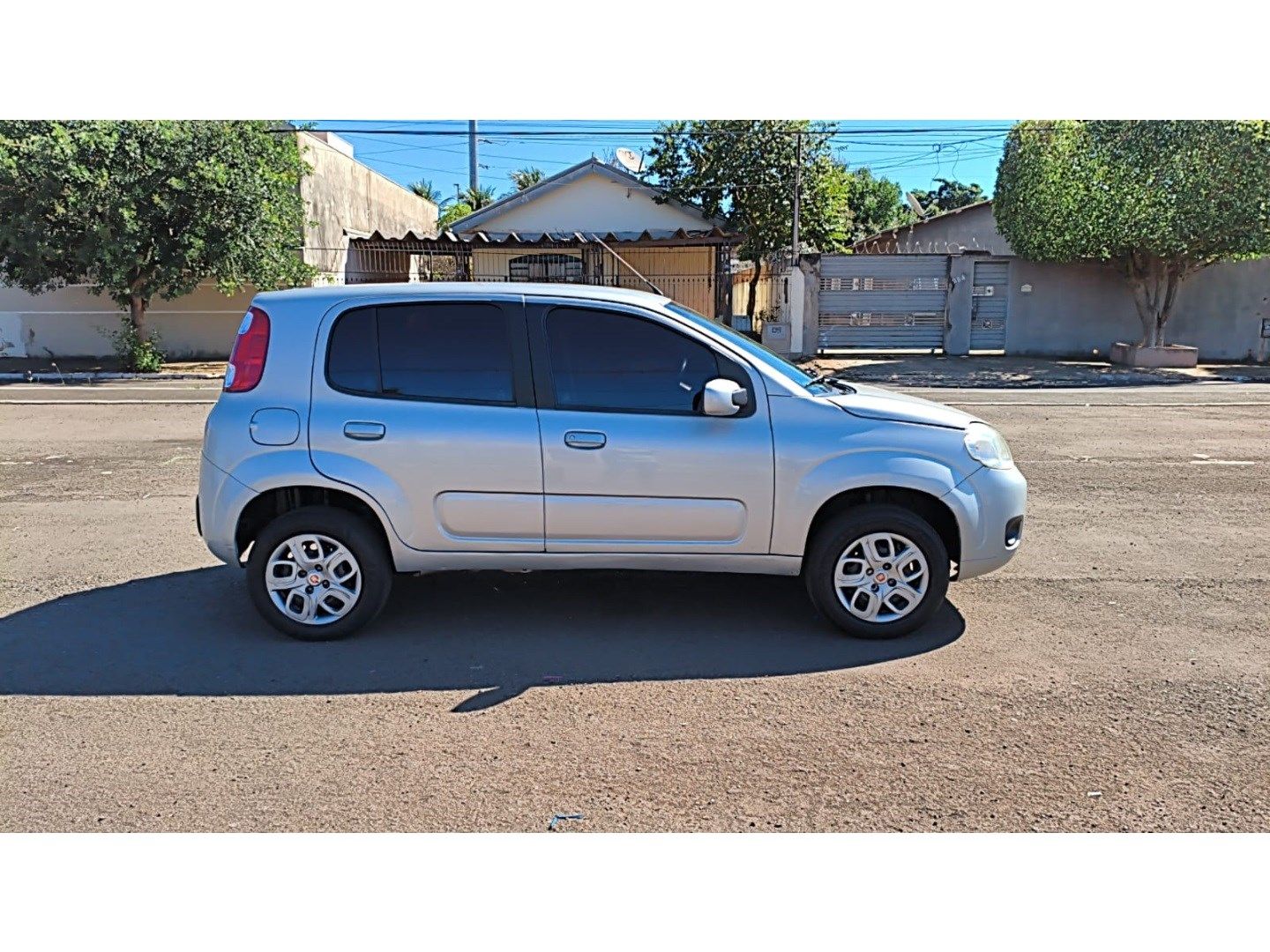 FIAT Uno Vivace 1.0 4p. 2012 - miniatura 4