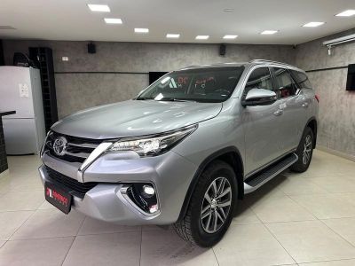 TOYOTA Hilux SRX D4-D 2.8TDi 16v 4X4 C.D. 2019