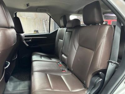TOYOTA Hilux SRX D4-D 2.8TDi 16v 4X4 C.D. 2019 - miniatura 9