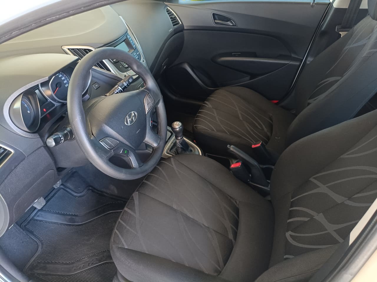 HYUNDAI HB20 Comfort 1.0 12v 2014 - miniatura 9