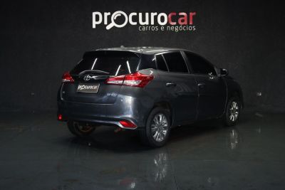 TOYOTA Yaris Hatch XL Plus Connect 1.5 16v 2022 - miniatura 2