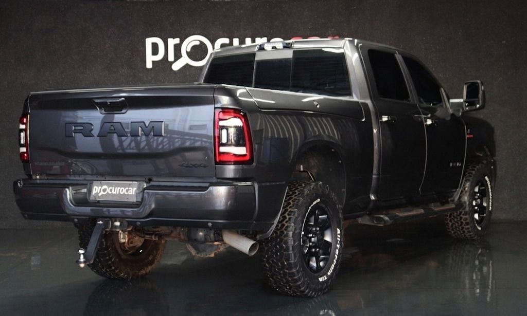 RAM 2500 Laramie Night Edition 6.7TDi 24v 4X4 C.D. 2024 - miniatura 2