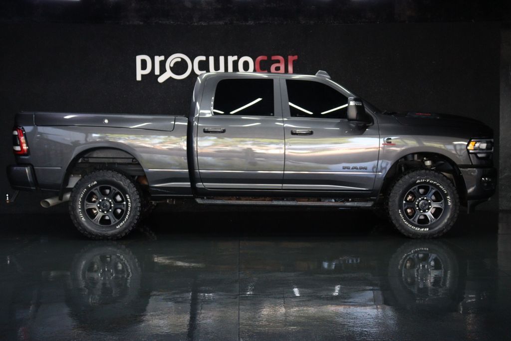 RAM 2500 Laramie Night Edition 6.7TDi 24v 4X4 C.D. 2024 - miniatura 3