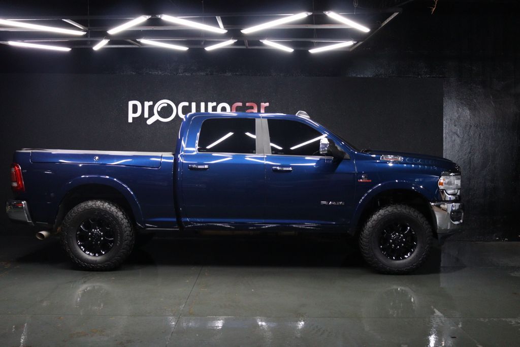 RAM 3500 Laramie 6.7TDi 24v 4X4 C.D. 2022 - miniatura 3