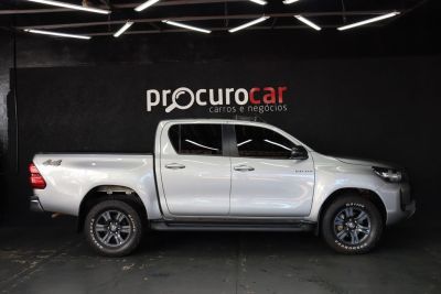 TOYOTA Hilux SR D4-D 2.8TDi 16v 4X4 C.D. 2023 - miniatura 4