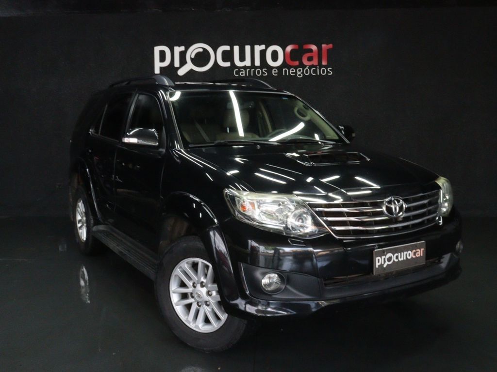 Vista principal de TOYOTA Hilux SW4 SRV D4-D 3.0TDi 16v 4x4 2013