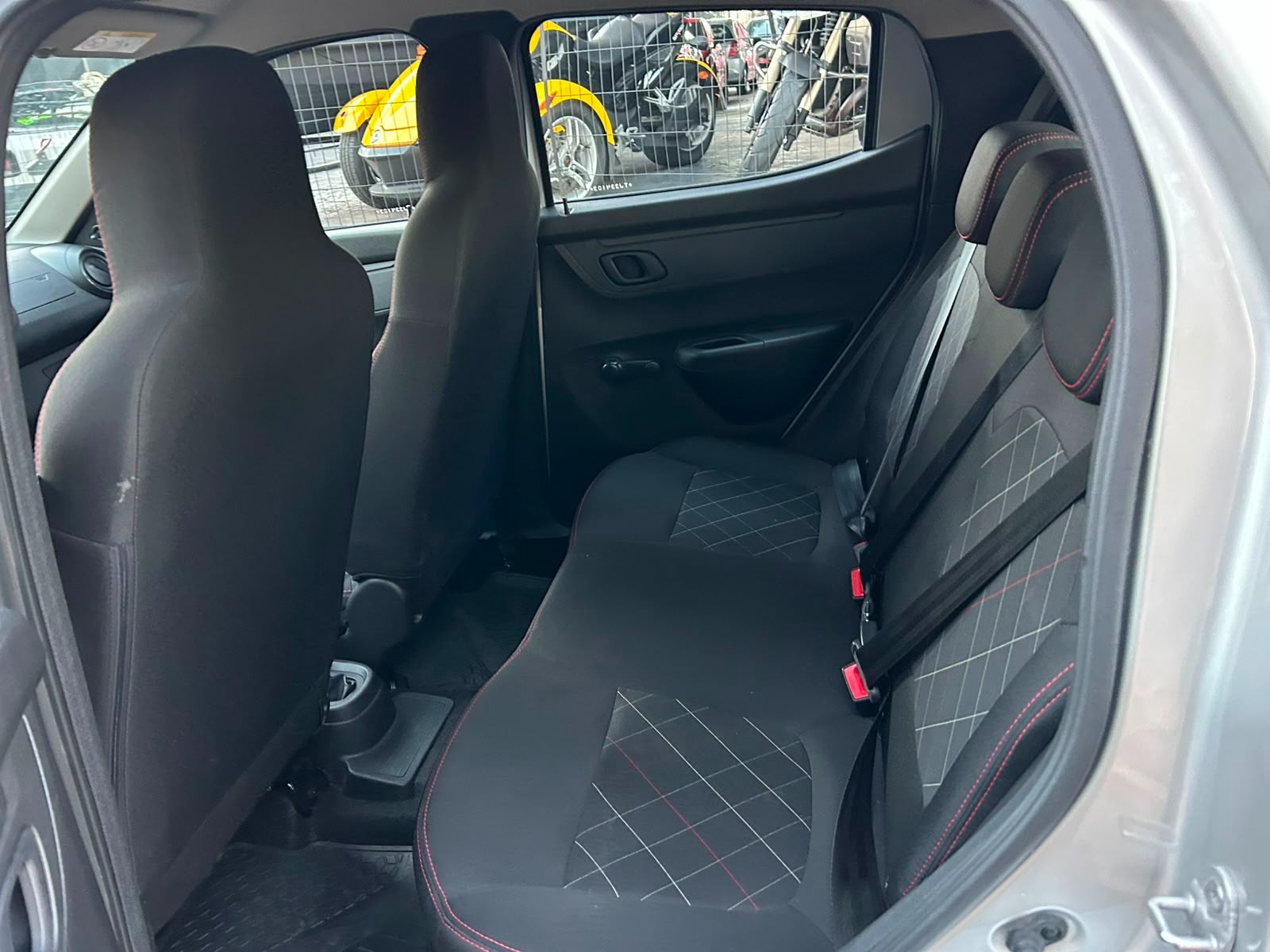 RENAULT Kwid Zen 1.0 12v 2026 - miniatura 10