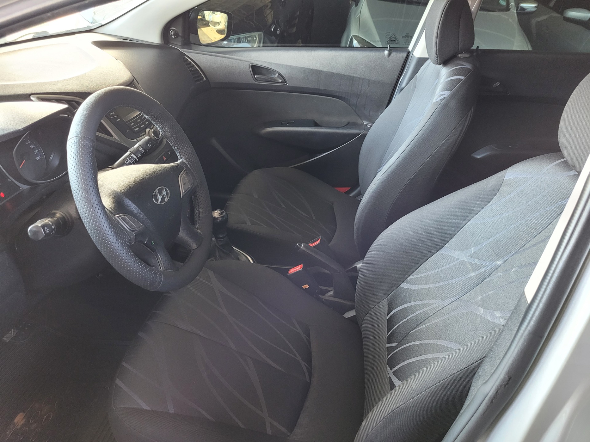 HYUNDAI HB20 Comfort 1.0 12v 2015 - miniatura 4