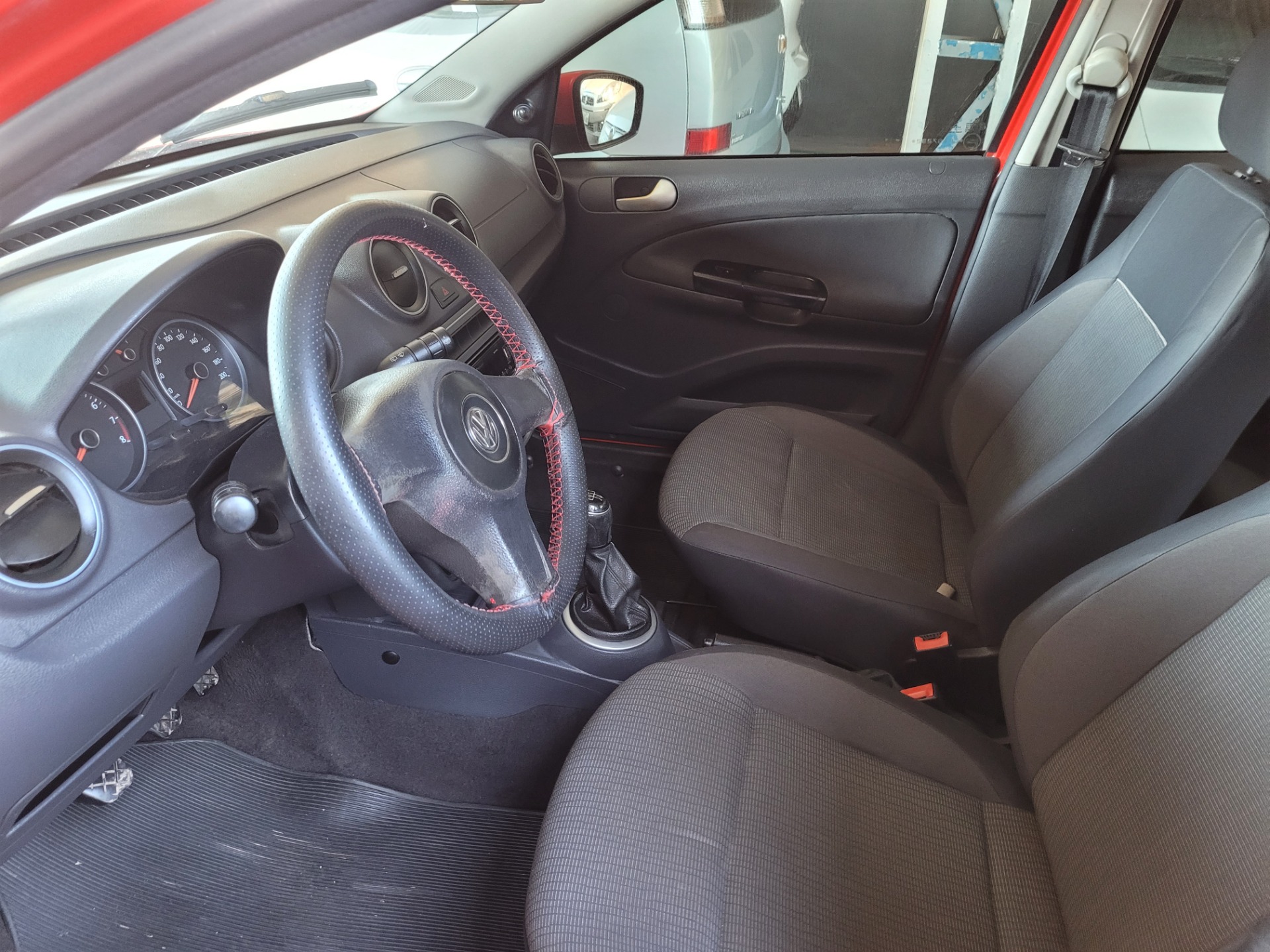 VOLKSWAGEN Gol 1.0 4p. 2013 - miniatura 4