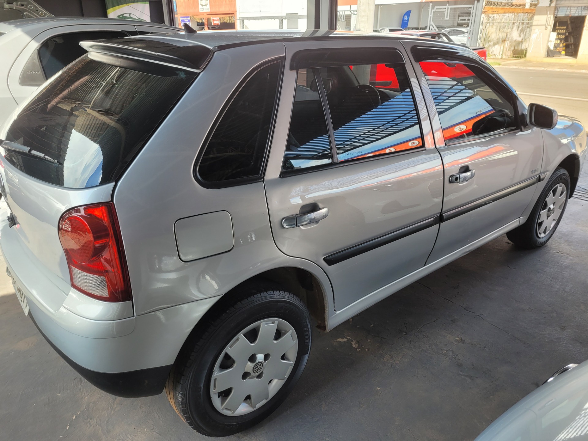 VOLKSWAGEN Gol 1.0 4p. 2009 - miniatura 3