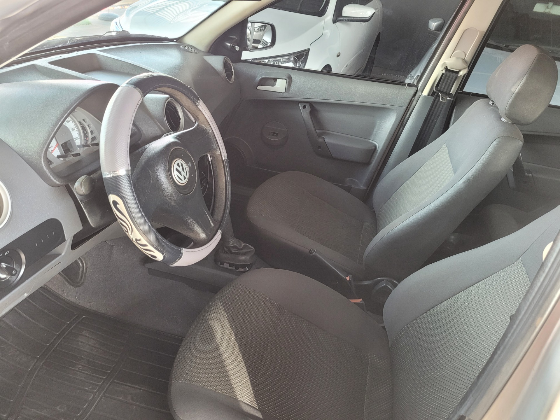 VOLKSWAGEN Gol 1.0 4p. 2009 - miniatura 4